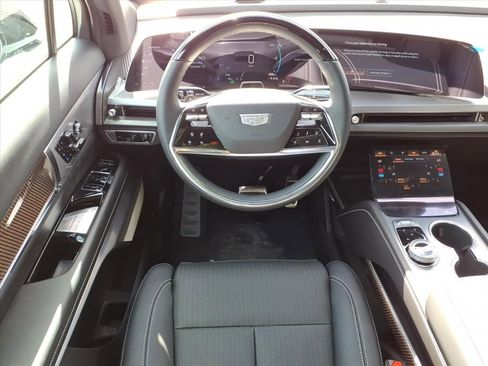 New 2026 Cadillac Vistiq Sport w/ LPO, Floor Liner Package AWD/4WD image 11