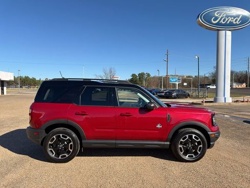 Used 2021 Ford Bronco Sport Outer Banks w/ Outer Banks Package image 6