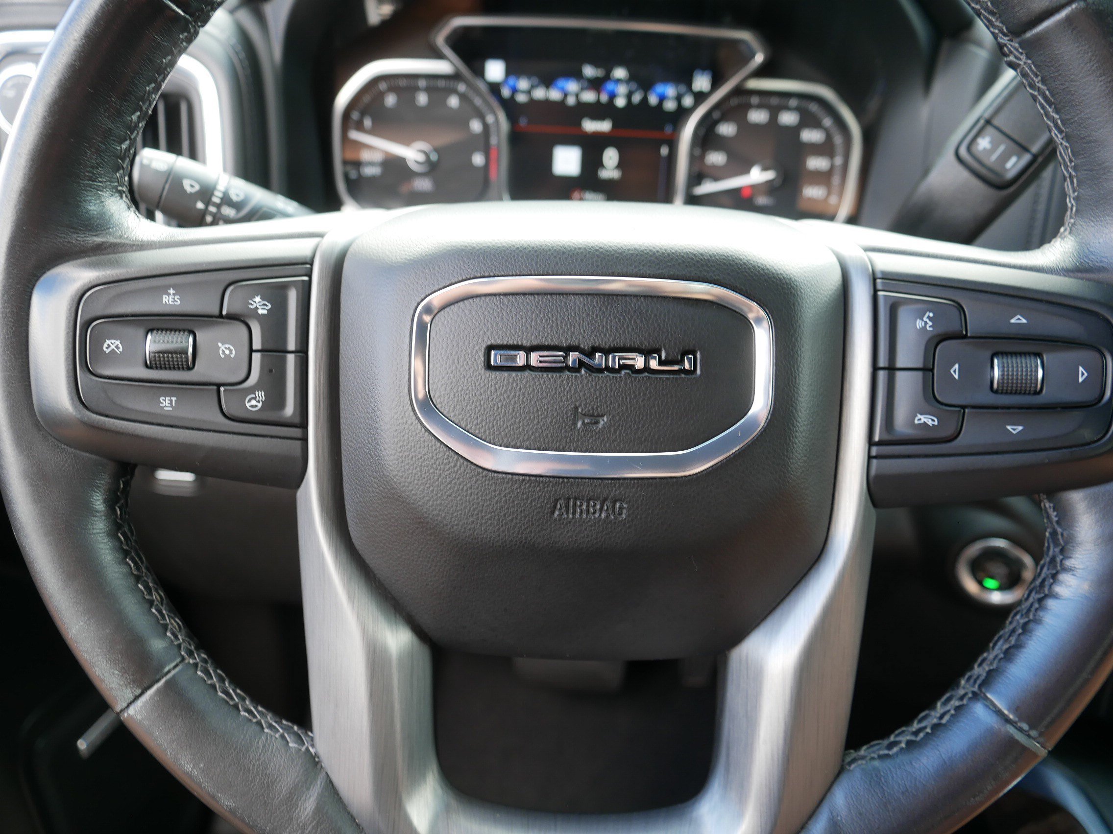 Used 2021 GMC Sierra 1500 Denali w/ Denali Ultimate Package AWD/4WD image 25