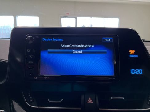 Used 2018 Toyota C-HR XLE image 29