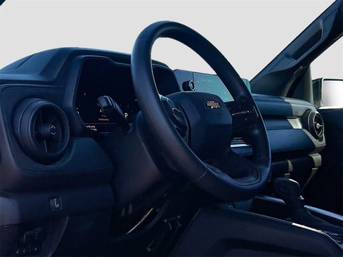 Used 2024 Chevrolet Colorado W/T w/ Safety Package image 9