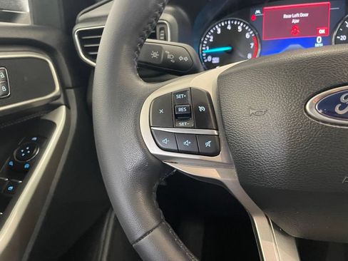 Used 2023 Ford Explorer XLT w/ Equipment Group 202A RWD image 12