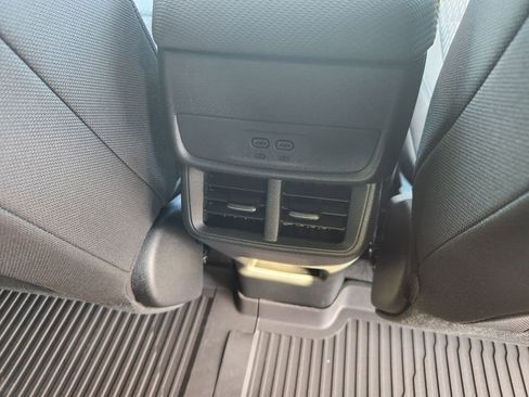 New 2026 Chevrolet Equinox LT image 9