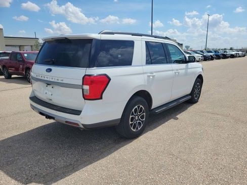 Used 2024 Ford Expedition XLT image 22