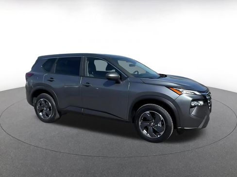 Used 2025 Nissan Rogue SV FWD image 2