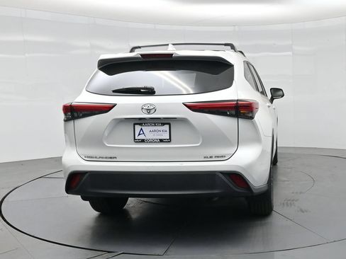 Used 2023 Toyota Highlander XLE AWD/4WD image 30