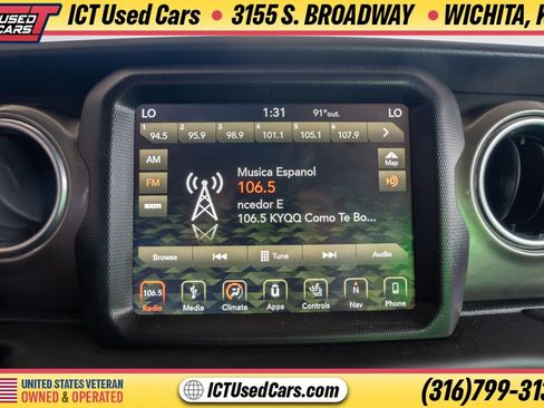 Used 2018 Jeep Wrangler Unlimited Sahara AWD/4WD image 18