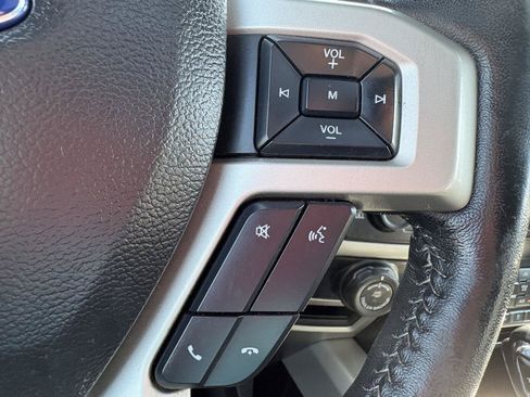 Used 2019 Ford F150 Lariat w/ Equipment Group 502A Luxury AWD/4WD image 16