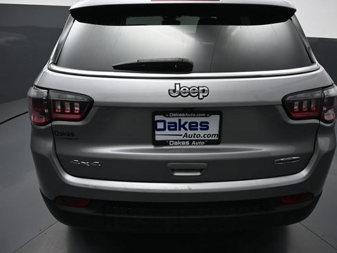 Used 2022 Jeep Compass Latitude AWD/4WD image 31