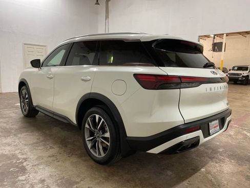 Used 2023 INFINITI QX60 Luxe FWD image 3