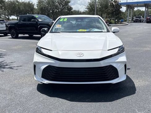 Used 2025 Toyota Camry LE w/ Convenience Package FWD image 9