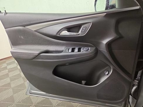 Used 2025 Buick Envista Avenir FWD image 29