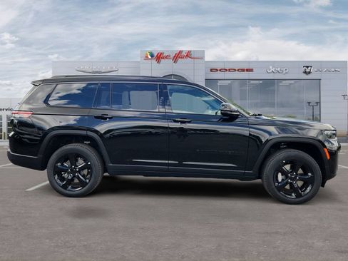 New 2026 Jeep Grand Cherokee L Limited w/ Limited Altitude Package AWD/4WD image 6