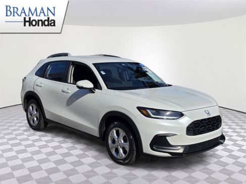 Certified 2024 Honda HR-V LX image 2