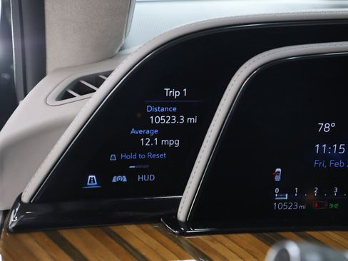 Used 2024 Cadillac Escalade ESV Sport Platinum w/ LPO, ONYX Package image 27