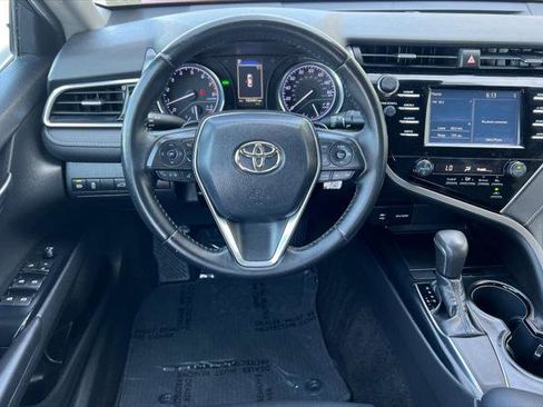 Certified 2018 Toyota Camry SE w/ Moonroof Package image 14