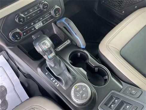 Used 2022 Ford Bronco Wildtrak image 18