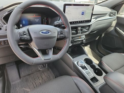 Used 2023 Ford Escape ST-Line w/ Tech Pack #1 AWD/4WD image 2