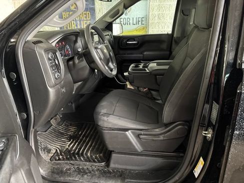 Used 2019 Chevrolet Silverado 1500 Custom w/ Custom Value Package AWD/4WD image 9
