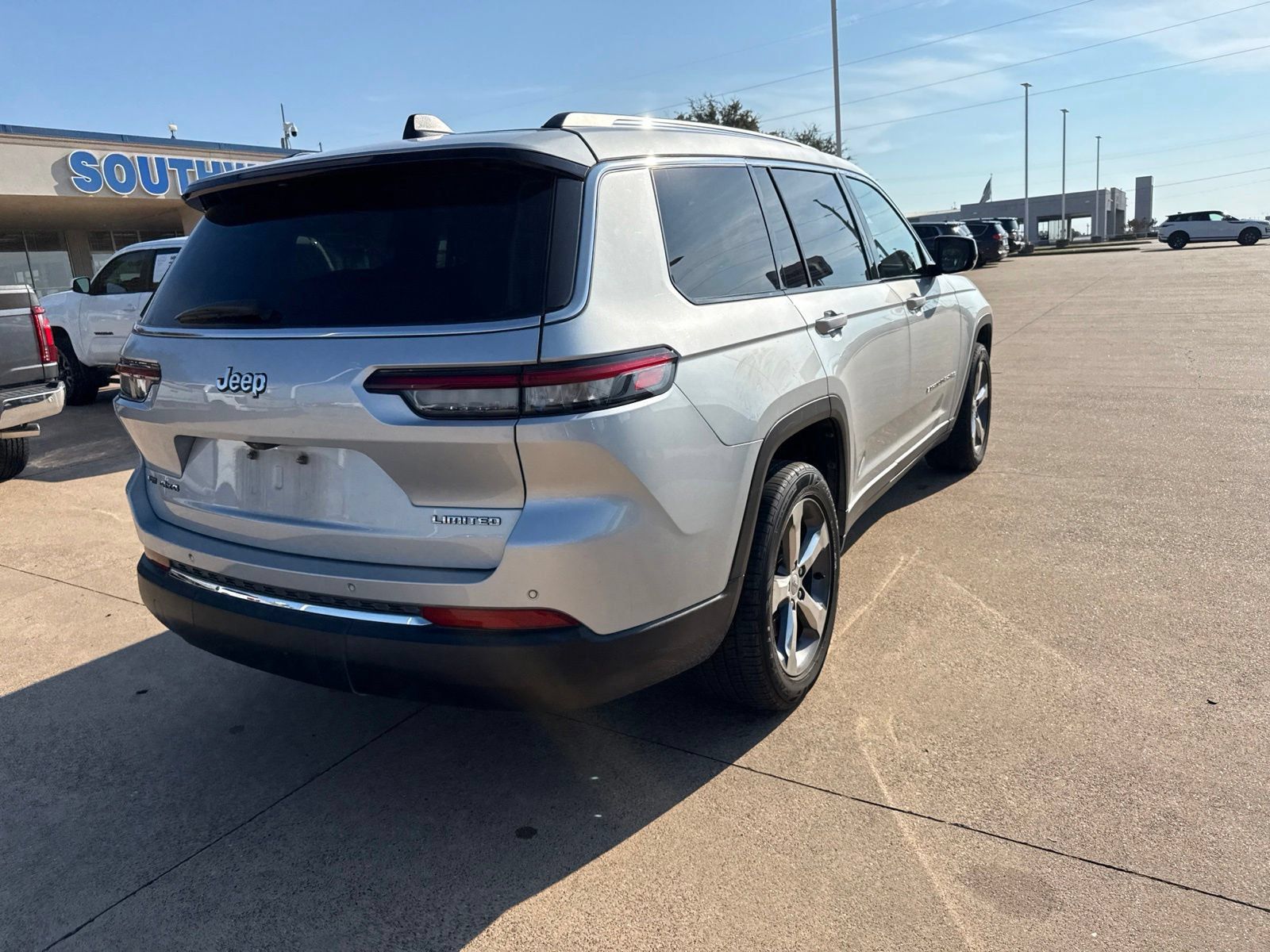 Used 2021 Jeep Grand Cherokee L Limited AWD/4WD image 7