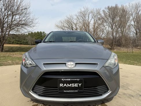 Used 2016 Scion iA image 9