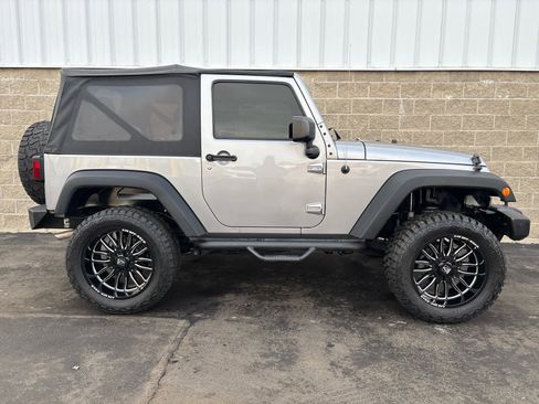 Used 2017 Jeep Wrangler Sport image 28