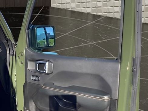 Used 2024 Jeep Wrangler Unlimited Sahara image 14