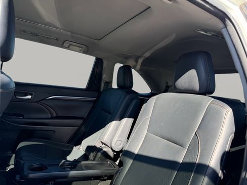 Used 2016 Toyota Highlander Limited image 21