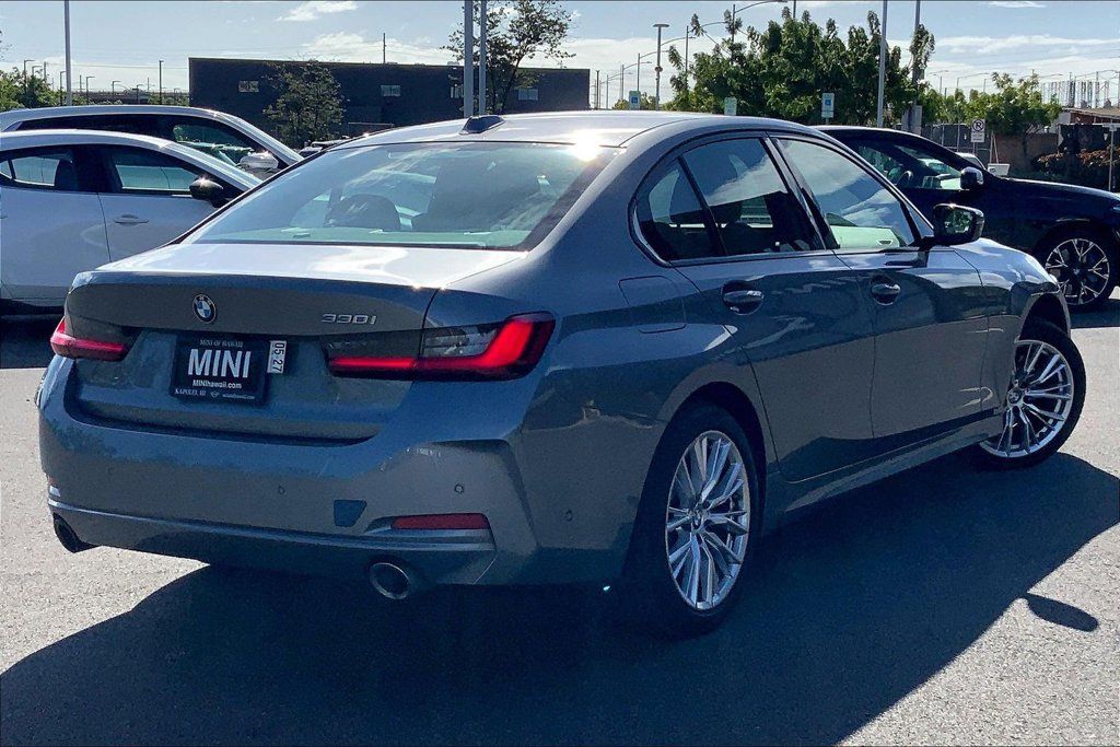 Used 2023 BMW 330i Sedan w/ Parking Assistance Package RWD image 11