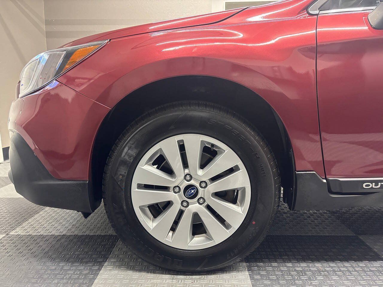 Used 2019 Subaru Outback 2.5i Premium w/ Popular Package #2 AWD/4WD image 11