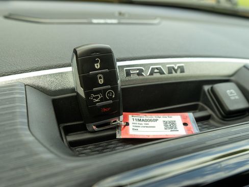 Used 2023 RAM 1500 Laramie AWD/4WD image 31