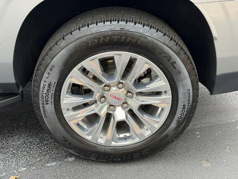 Used 2025 GMC Yukon XL Denali AWD/4WD image 7