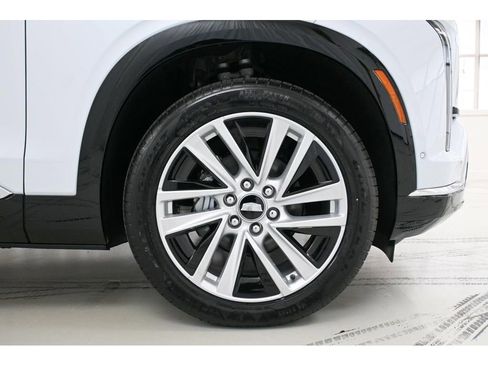 New 2026 Cadillac Vistiq Luxury image 8