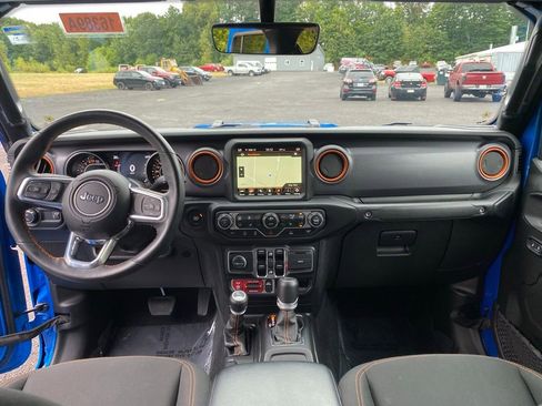 Used 2023 Jeep Gladiator Mojave w/ Dual Top Group image 18