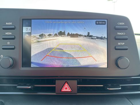 Used 2025 Hyundai Elantra Sport image 17