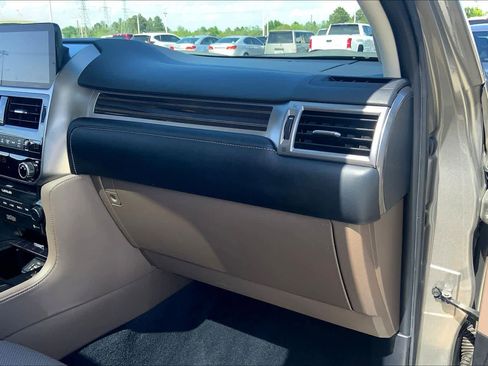 Used 2023 Lexus GX 460 Premium image 18