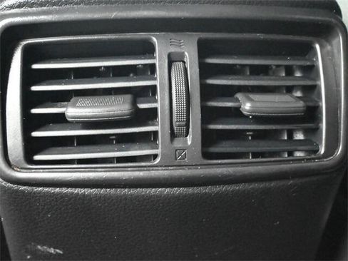 Used 2021 Nissan Rogue Sport S image 11