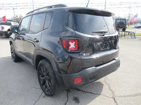 Used 2016 Jeep Renegade Latitude image 3