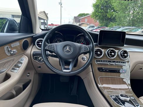 Used 2018 Mercedes-Benz GLC 300 image 25