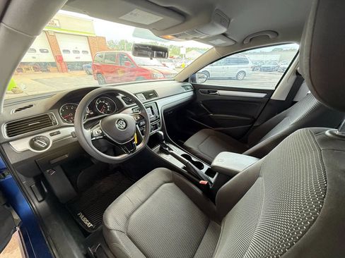 Used 2017 Volkswagen Passat 1.8T S image 12
