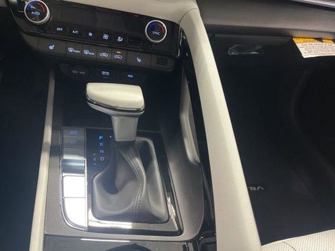 New 2026 Hyundai Elantra Limited FWD image 19