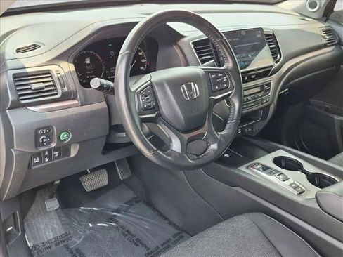 Used 2024 Honda Ridgeline Sport image 7