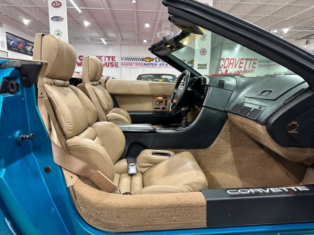 Used 1992 Chevrolet Corvette Convertible RWD image 9