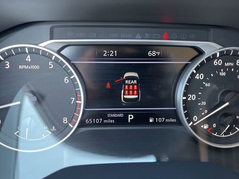 Used 2024 Nissan Pathfinder SL w/ Black Appearance Package image 23