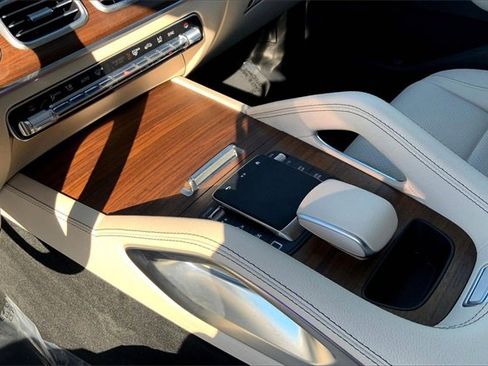 Used 2025 Mercedes-Benz GLE 350 4MATIC image 13