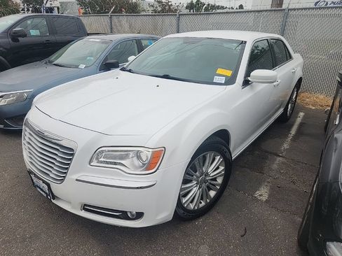 Used 2013 Chrysler 300 AWD w/ Driver Convenience Group image 3
