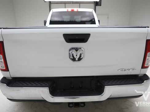 Used 2024 RAM 3500 Big Horn AWD/4WD image 3
