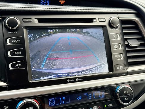 Used 2014 Toyota Highlander XLE image 14