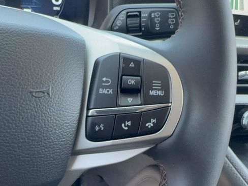 New 2026 Ford Explorer Active AWD/4WD image 17