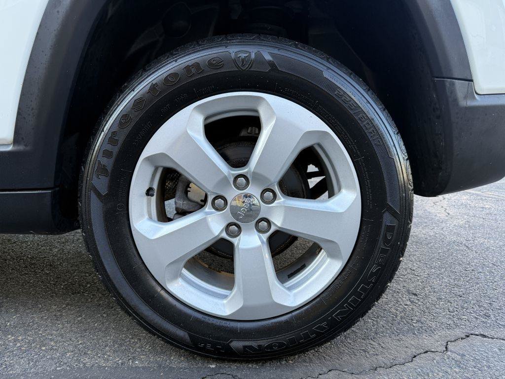 Used 2018 Jeep Compass Latitude w/ Popular Equipment Group AWD/4WD image 37